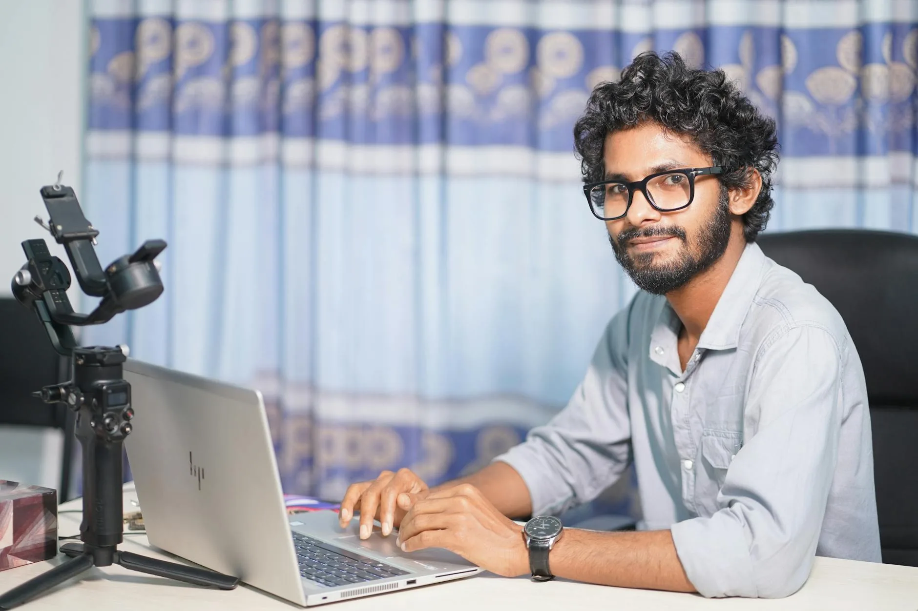 Are CMS Platforms Dying? The Future of WordPress, Drupal, and Website Builders - Professional illustration